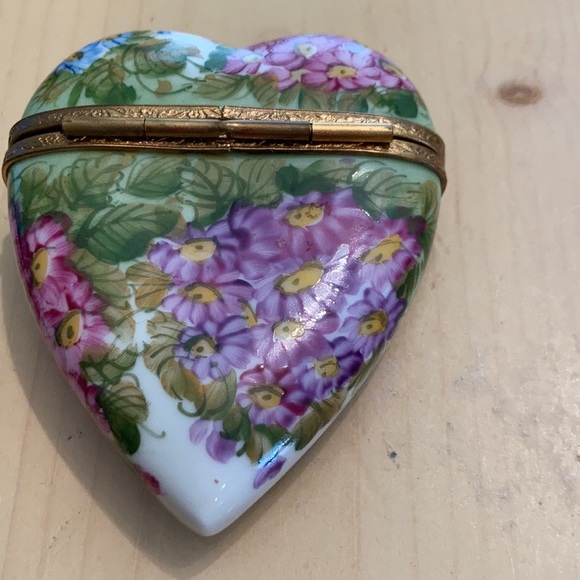 Limoges France Trinket Heart Shaped Hinged Box - Picture 2 of 3